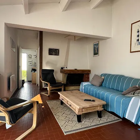 3 Pieces A 100m De La Avec Patio Et Parking - Fr-1-705-37 * レ・マトゥ