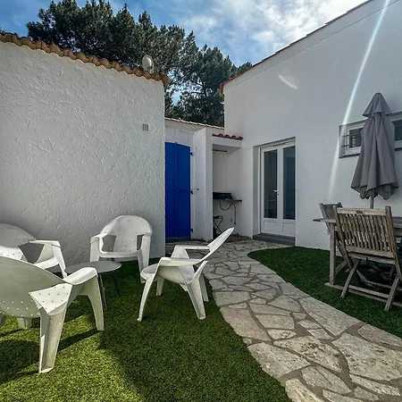 3 Pieces A 100m De La Avec Patio Et Parking - Fr-1-705-37 Nyaraló Les Mathes