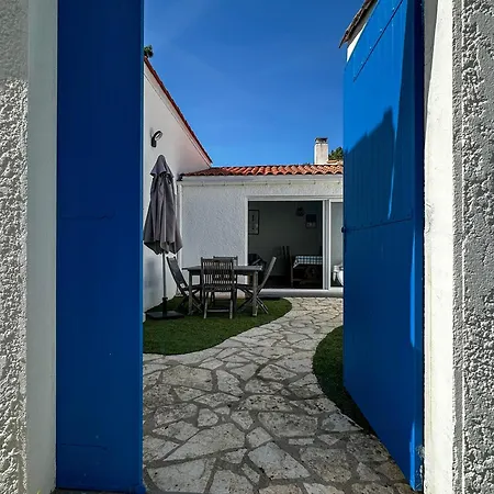 3 Pieces A 100m De La Avec Patio Et Parking - Fr-1-705-37 Les Mathes