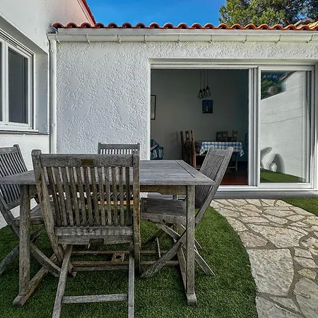 3 Pieces A 100m De La Avec Patio Et Parking - Fr-1-705-37