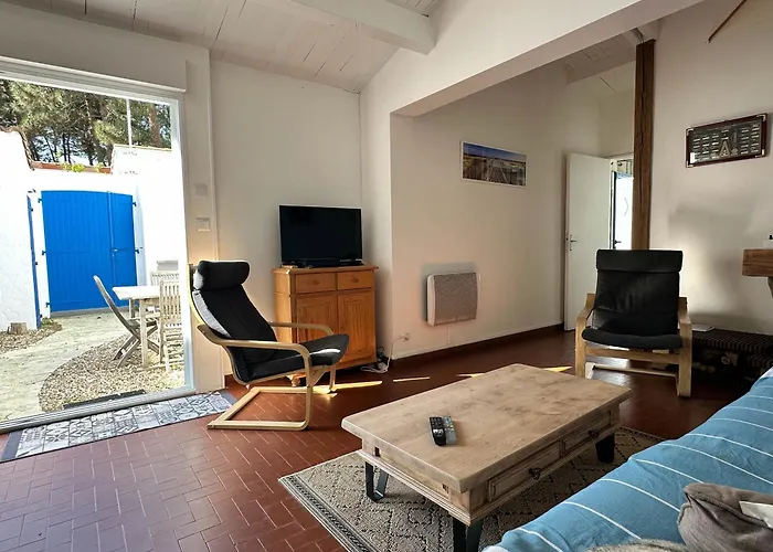 3 Pieces A 100m De La Avec Patio Et Parking - Fr-1-705-37 لو ماثيز