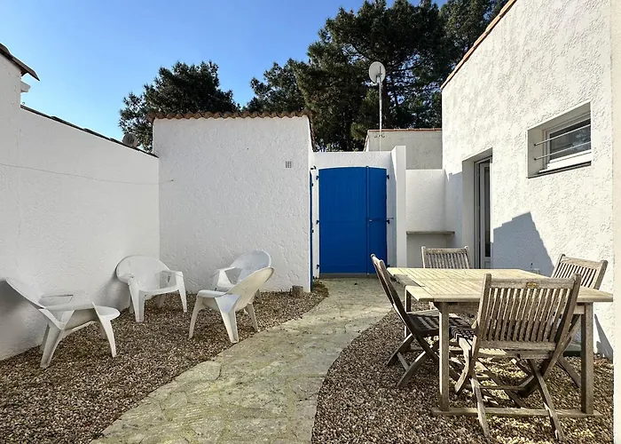 بيت للعطل 3 Pieces A 100m De La Avec Patio Et Parking - Fr-1-705-37